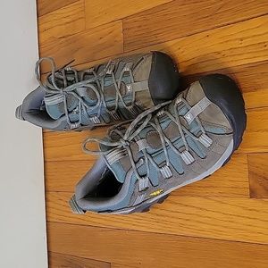 Keen hiking trail shoes women's size 8.5, green and gray EUC